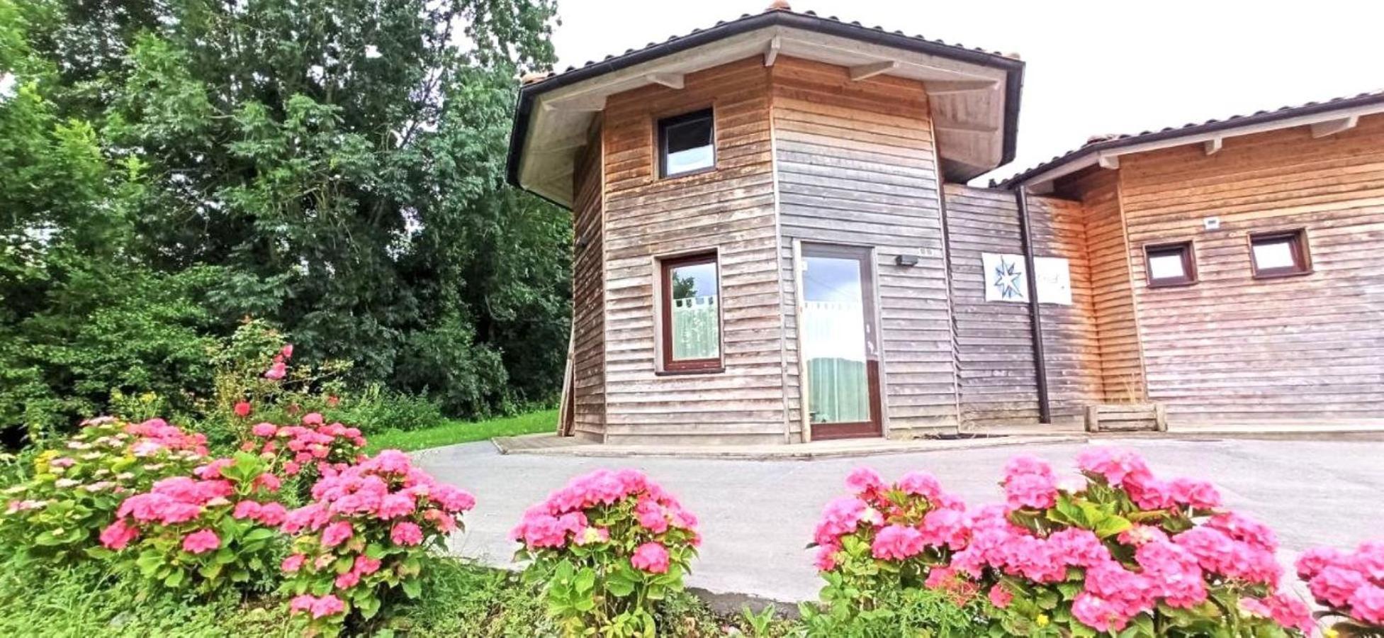 Mini Casa Con Jardin Villa Mungia Luaran gambar